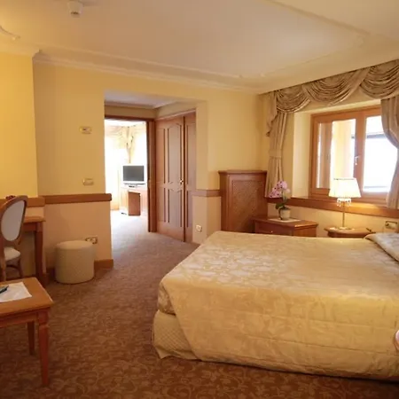 Hotel Lorenzetti 4*