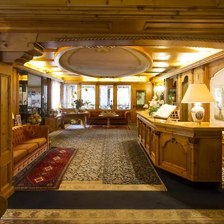 Lorenzetti Otel Madonna
