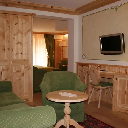 Lorenzetti Hotel Madonna
